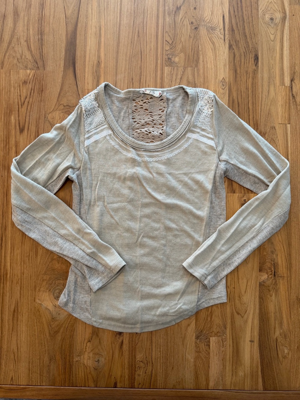 Miss Me Girls Long Sleeve Shirt Girls’ Large Grey Embroidery